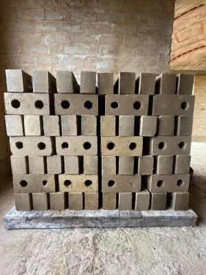 Bloque de tierra comprimida